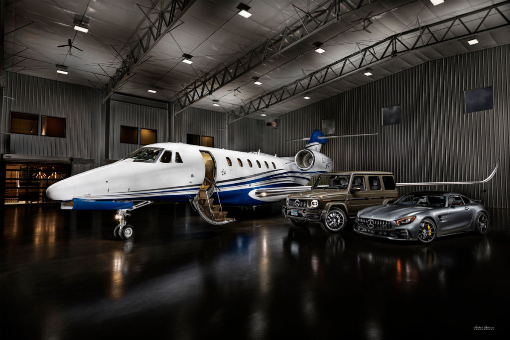 Light Painting  a Cessna Citation X+, G63 Mercedes, and a Mercedes GTR