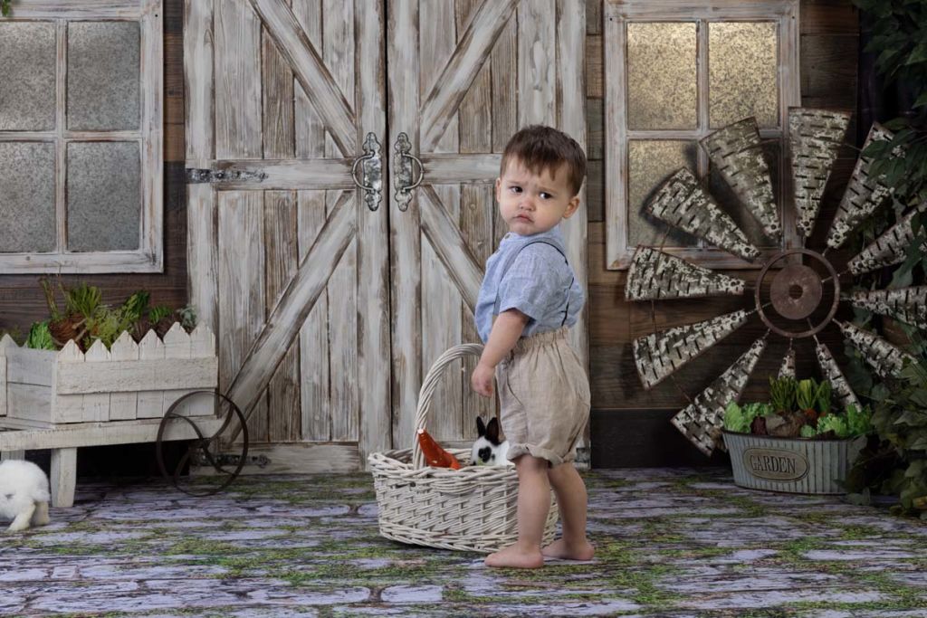 Leo's 2022 Easter Portraits