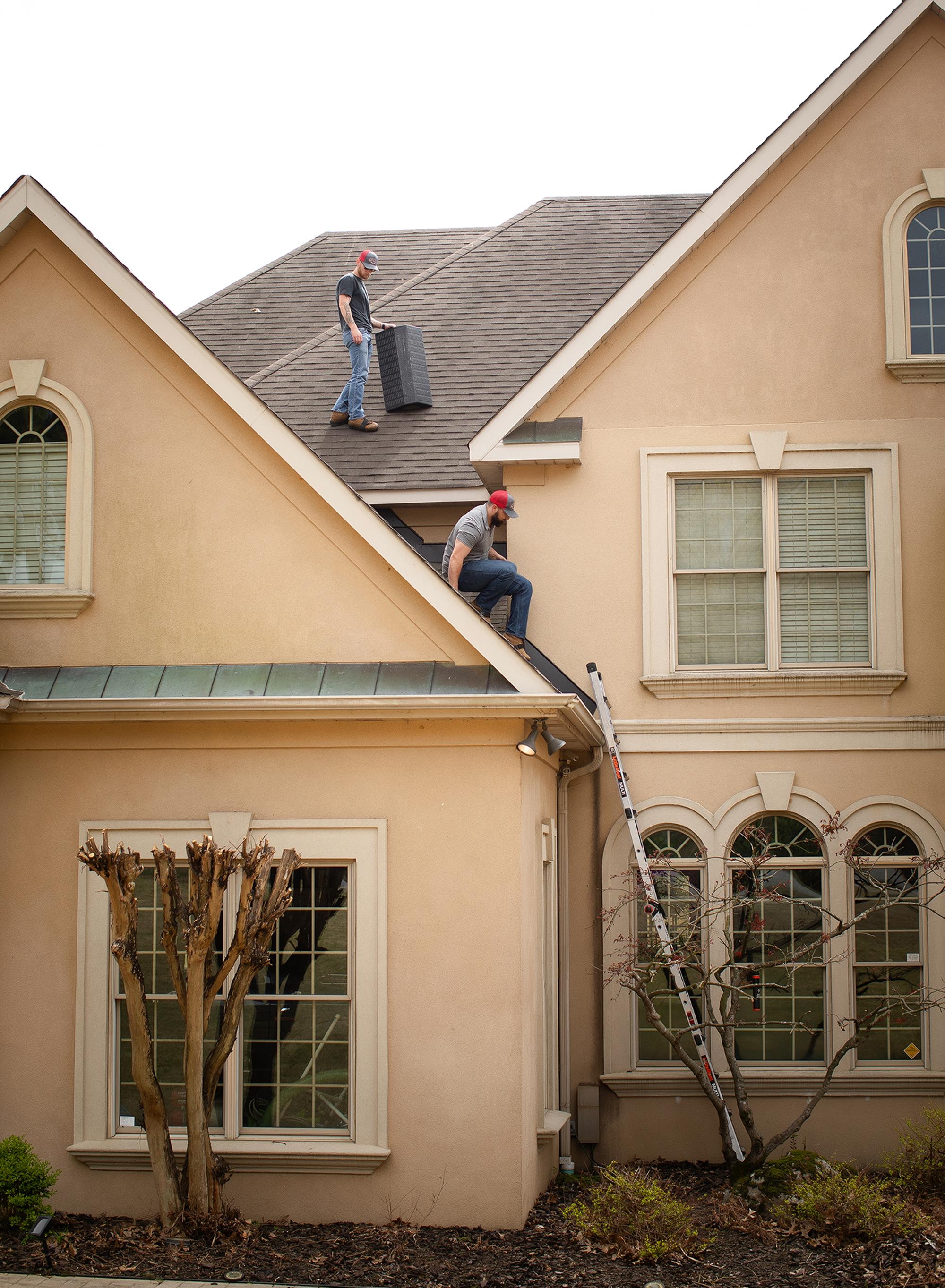 Roof Raiders